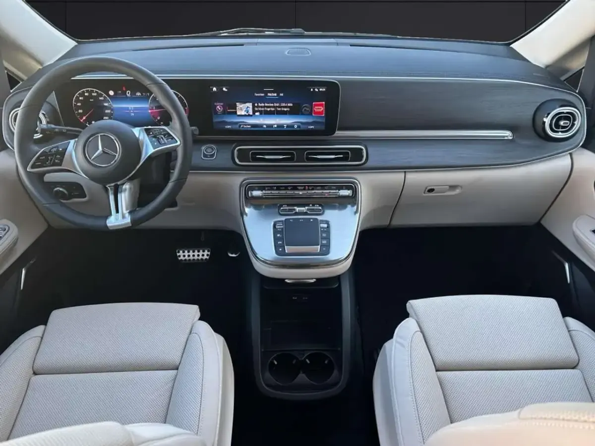 Gebraucht Mercedes V300 Exclusive 237 PS (174 kW) 2026 Schwarz Van / Kleinbus