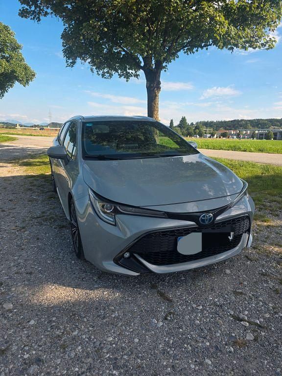 Grau Gebraucht 2021 Toyota Corolla Sport Kombi | 22.200 € (Superpreis) - Bild 1/4