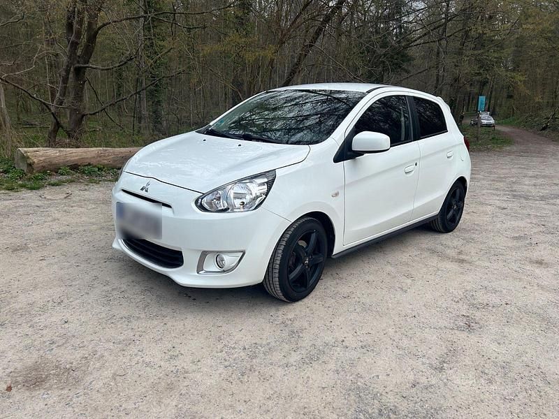 Gebraucht Mitsubishi Space Star 80 PS (58 kW) 2015 Weiß Limousine