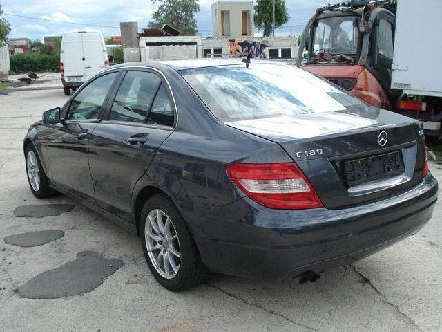 Gebraucht Mercedes C180 156 PS (114 kW) 2010 Grau Limousine
