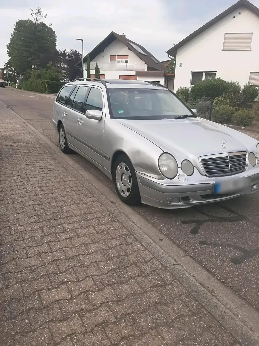 Gebraucht Mercedes E200 163 PS (119 kW) 2000 Silber Kombi