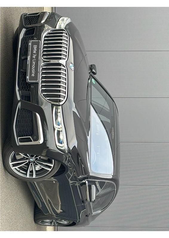 Gebraucht BMW 750 M Sport 530 PS (389 kW) 2021 Schwarz Limousine