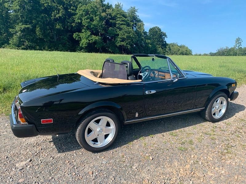 Gebraucht Fiat 124 87 PS (63 kW) 1979 Schwarz Cabrio