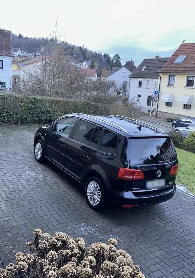 Gebraucht VW Touran Cup 140 PS (102 kW) 2014 Schwarz Van / Kleinbus