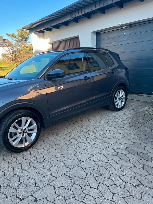 Gebraucht VW T-Cross Move 110 PS (80 kW) 2023 Grau SUV