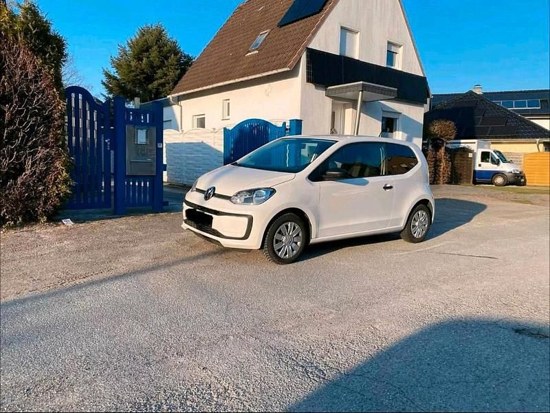 Second-hand VW up! 60 CP (44 kW) 2018 Alb Hatchback