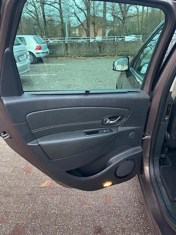 Braun Gebraucht 2013 Renault Clio IV Kleinwagen | 4.000 € - Bild 1/4