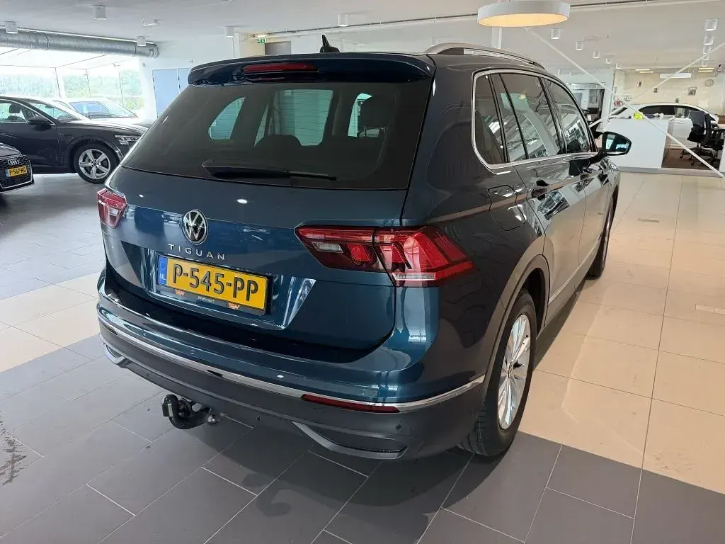 Gebraucht VW Tiguan Business 131 PS (96 kW) 2022 Blau SUV