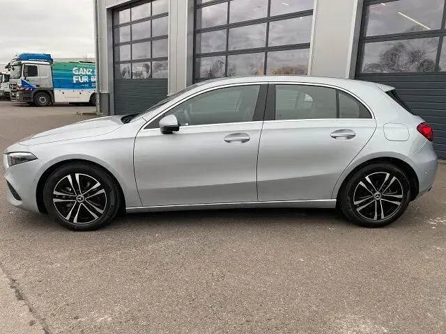 Gebraucht Mercedes A200 Progressive 163 PS (119 kW) 2024 Hightechsilber Limousine