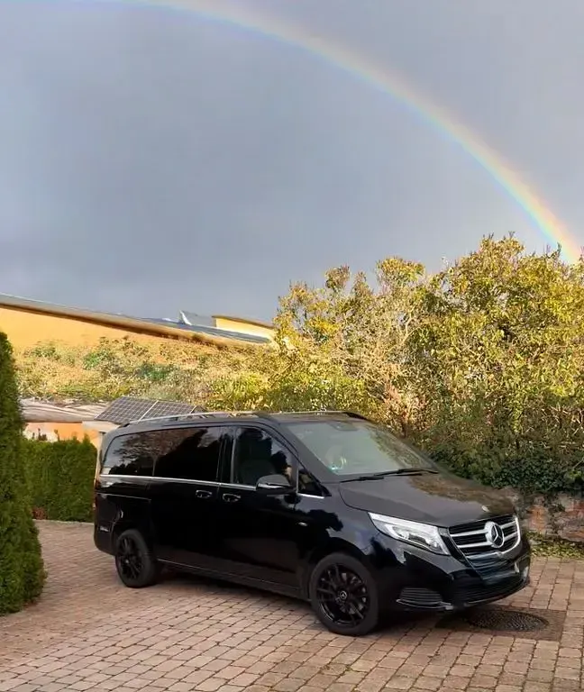 Gebraucht Mercedes V250 Avantgarde Edition 190 PS (139 kW) 2018 Schwarz Van / Kleinbus