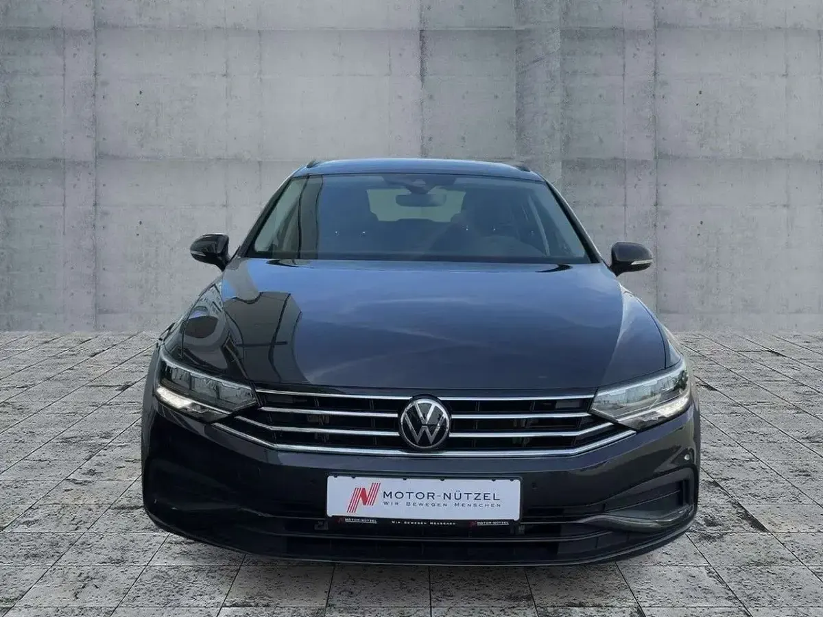 Używany VW Passat Conceptline 150 KM (110 kW) 2023 Szary Kombi