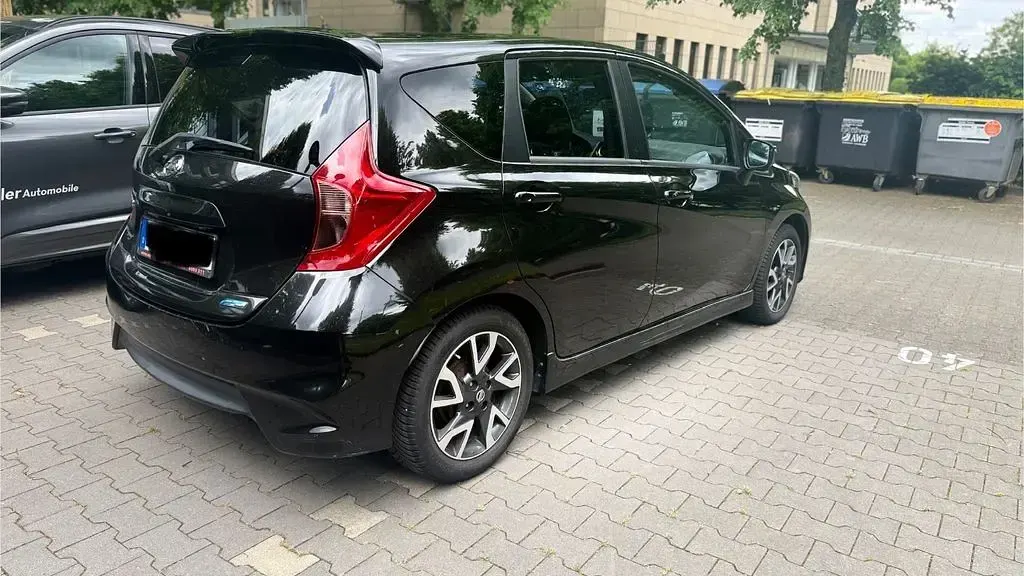 Gebraucht Nissan Note Acenta 80 PS (58 kW) 2014 Schwarz Kleinwagen