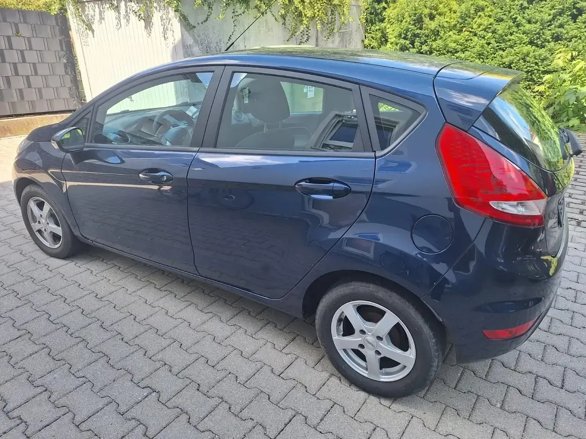 Gebraucht Ford Fiesta 60 PS (44 kW) 2011 Blau Limousine