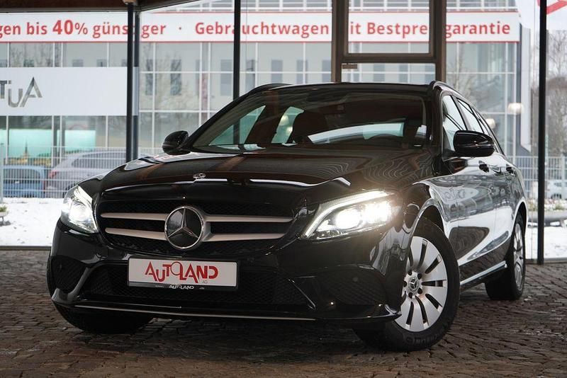 Gebraucht Mercedes C200 Avantgarde 160 PS (117 kW) 2020 Schwarz Kombi