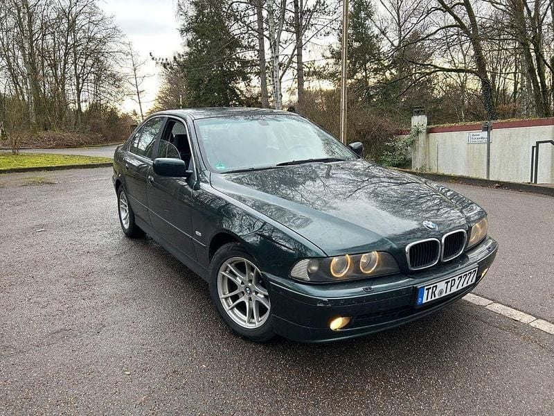 Grün Gebraucht 2002 BMW 520 Limousine | 1.999 € (Superpreis) - Bild 1/4