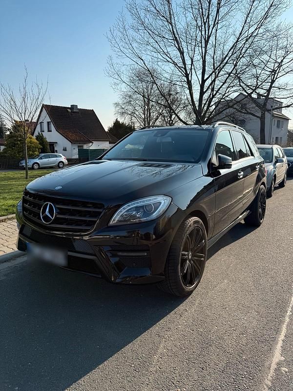 Gebraucht Mercedes ML250 204 PS (150 kW) 2013 Schwarz SUV