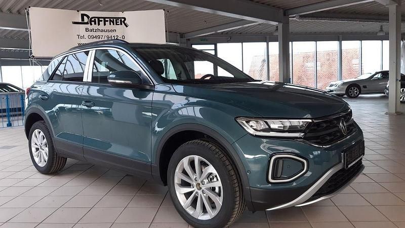 Gebraucht VW T-Roc 150 PS (110 kW) 2024 Blau SUV