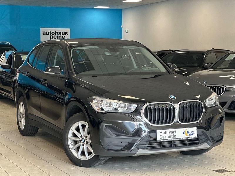 Schwarz Gebraucht 2022 BMW X1 Advantage SUV | 20.397 € (Superpreis) - Bild 1/4