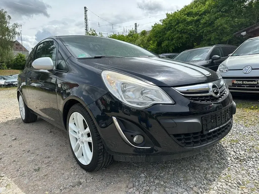 Używany Opel Corsa 87 KM (63 kW) 2011 Czarny Hatchback