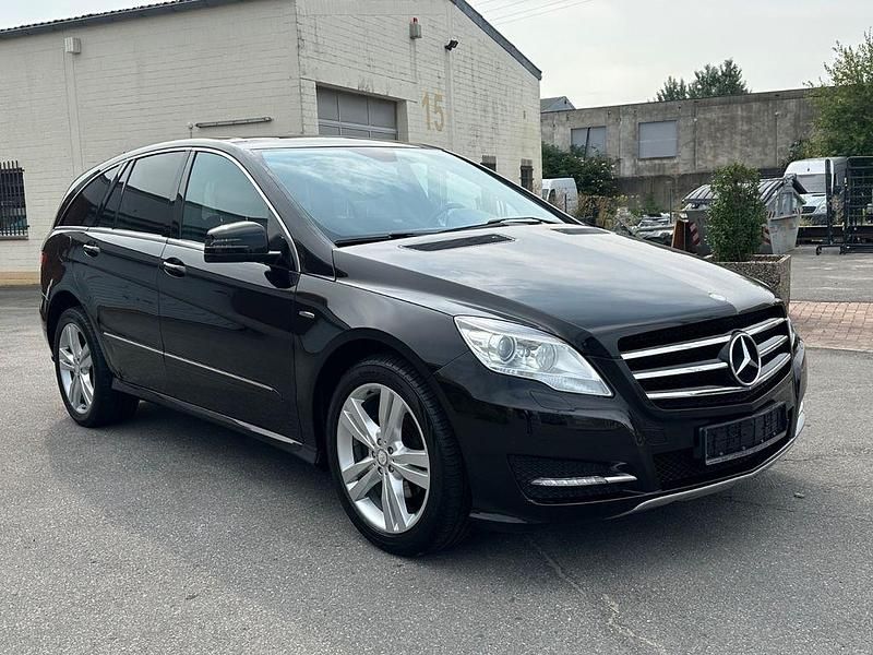 Schwarz Gebraucht 2012 Mercedes R300 Sport Van / Kleinbus | 11.400 € (Etwas zu teuer) - Bild 1/4