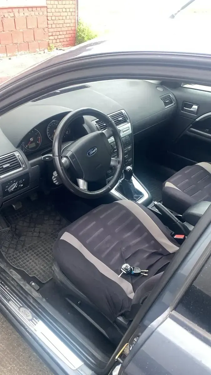 Gebraucht Ford Mondeo 110 PS (80 kW) 2002 Andere farben Limousine
