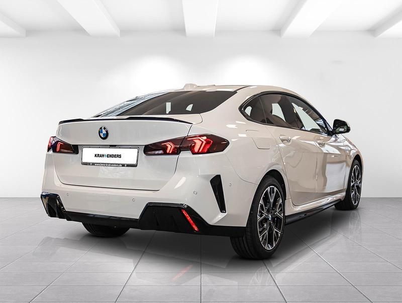 Gebraucht BMW 220 M Sport 170 PS (125 kW) 2025 Alpinweiss iii Limousine