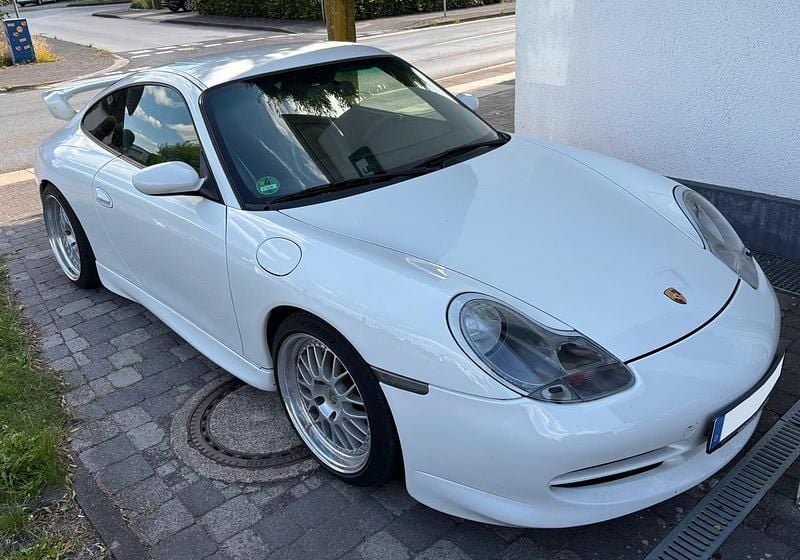 Weiß Gebraucht 1998 Porsche 996 Coupé | 39.500 € - Bild 1/4