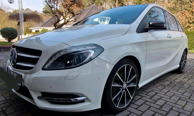 Gebraucht Mercedes B200 2015 Weiß Van / Kleinbus