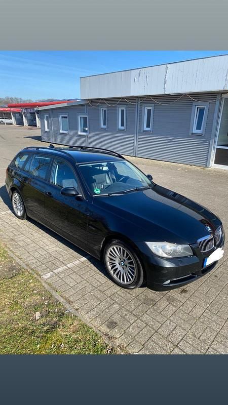 Gebraucht BMW 318 143 PS (105 kW) 2008 Schwarz Kombi