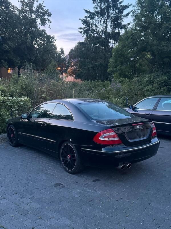 Schwarz Gebraucht 2004 Mercedes CLK200 Coupé | 2.850 € - Bild 1/4