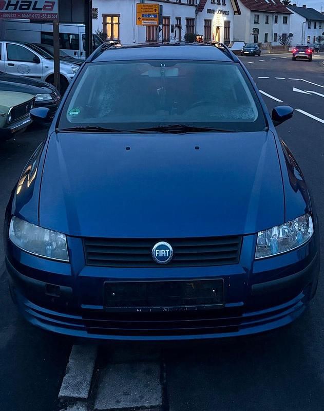 Blau Gebraucht 2005 Fiat Stilo Active Kombi | 790 € (Fairer Preis) - Bild 1/4