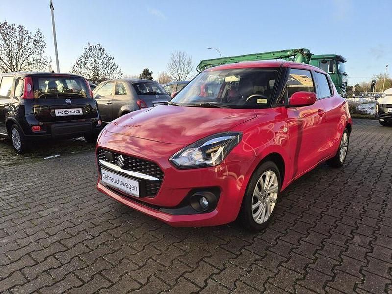 Gebraucht Suzuki Swift Comfort 83 PS (61 kW) 2023 Rot Kleinwagen