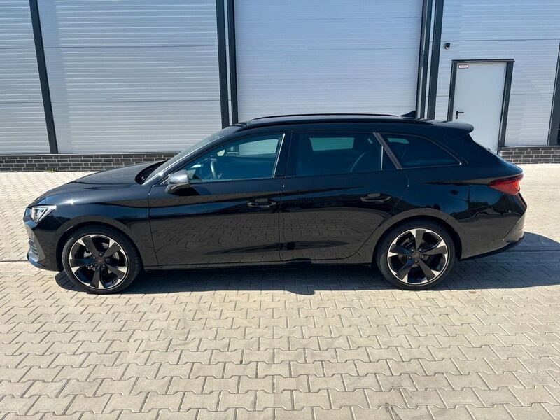 Second-hand Cupra Leon 150 CP (110 kW) 2024 Negru Berlinǎ