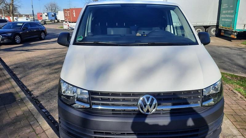 Gebraucht VW Transporter 114 PS (83 kW) 2018 Weiß Van