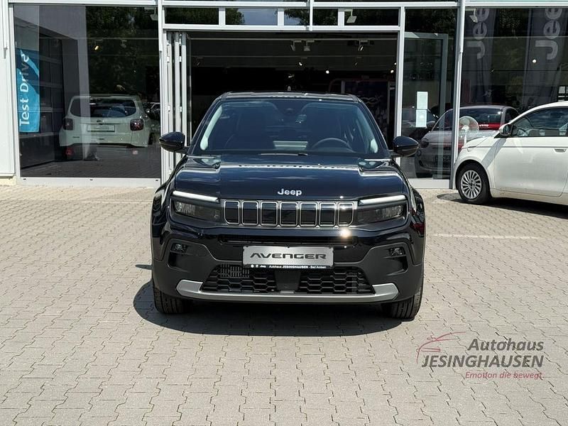 Neu Jeep Avenger Altitude 101 PS (74 kW) 2025 Schwarz SUV