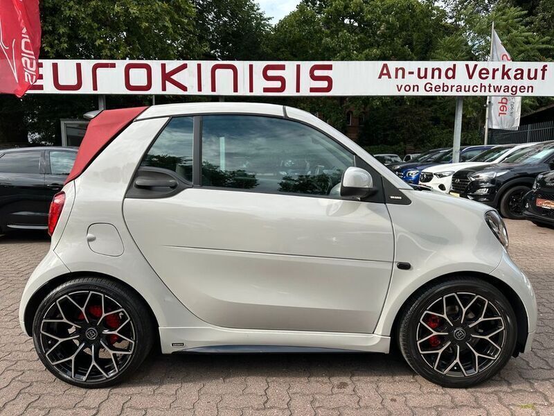 Nardograu foliert Gebraucht 2019 Smart ForTwo Cabrio Brabus Cabrio | 28.288 € (Fairer Preis) - Bild 1/4