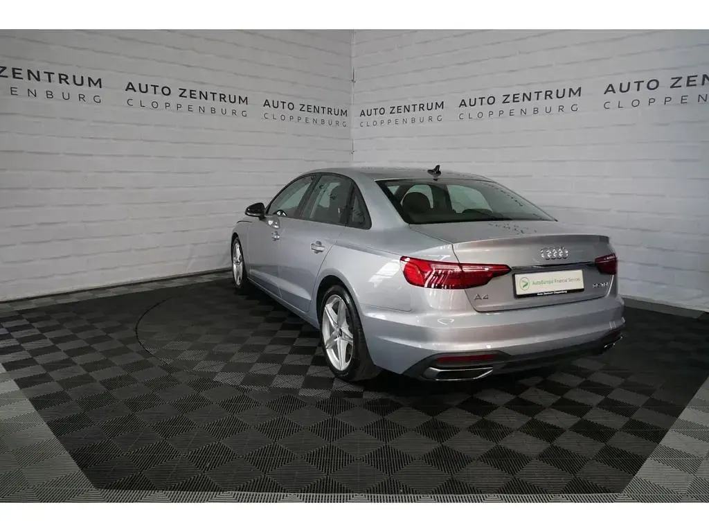 Gebraucht Audi A4 Basis 163 PS (119 kW) 2023 Silber Limousine