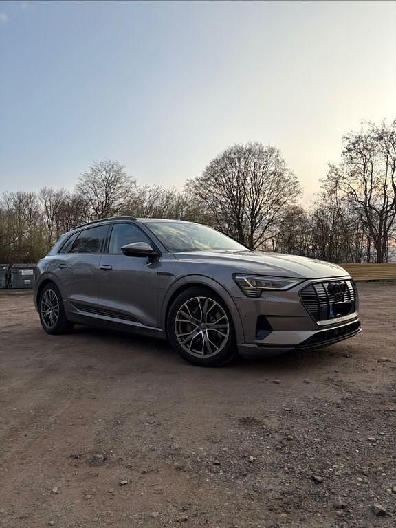 Gebraucht Audi e-tron Sport 300 kW (408 PS) 2019 Grau SUV