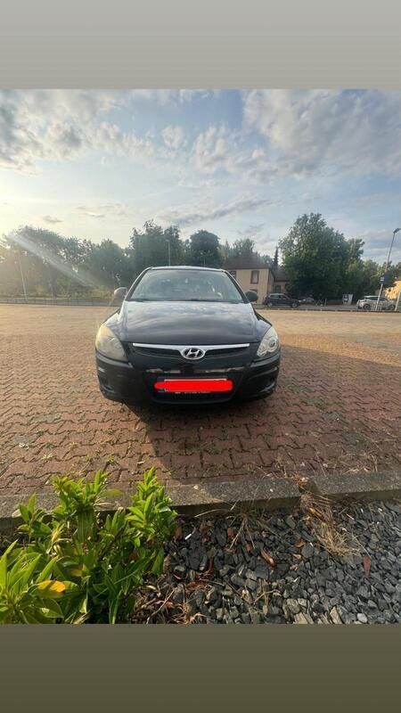 Schwarz Gebraucht 2009 Hyundai i30 Kleinwagen | 2.600 € (Guter Preis) - Bild 1/4
