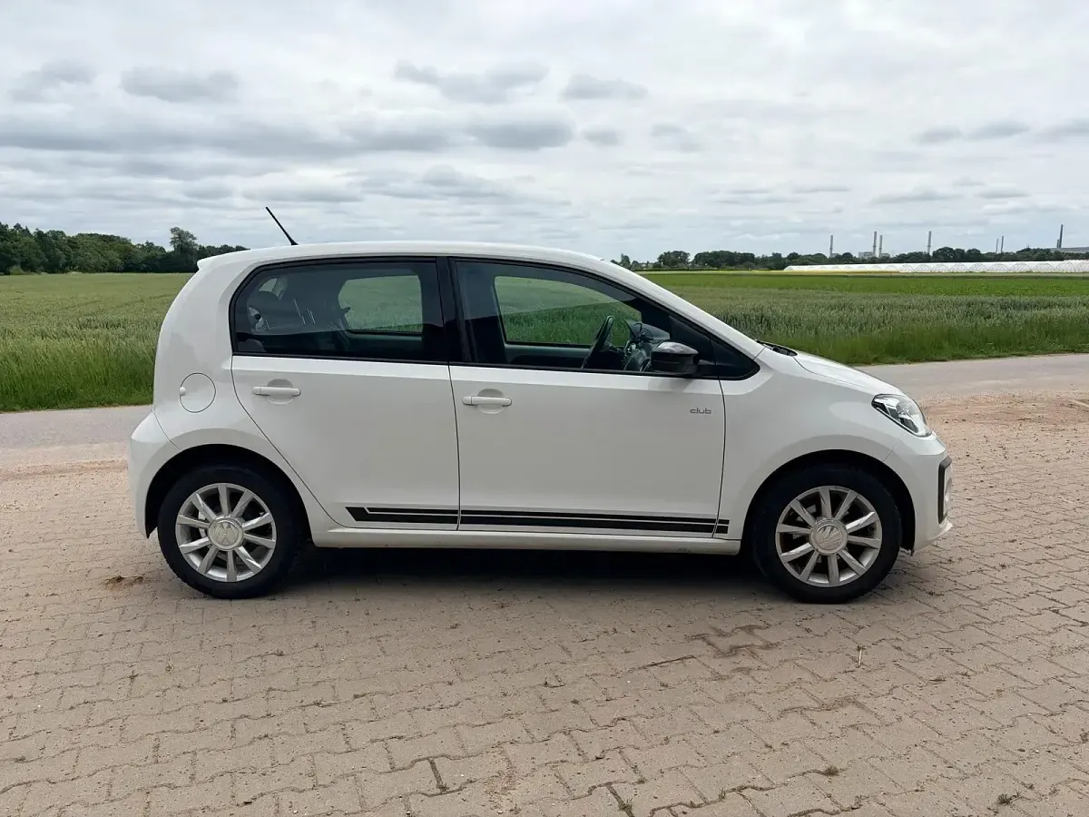 Gebraucht VW up! CLUB 60 PS (44 kW) 2017 Weiß Kleinwagen