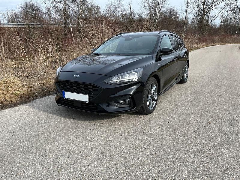 Gebraucht Ford Focus ST-Line 150 PS (110 kW) 2019 Schwarz Limousine