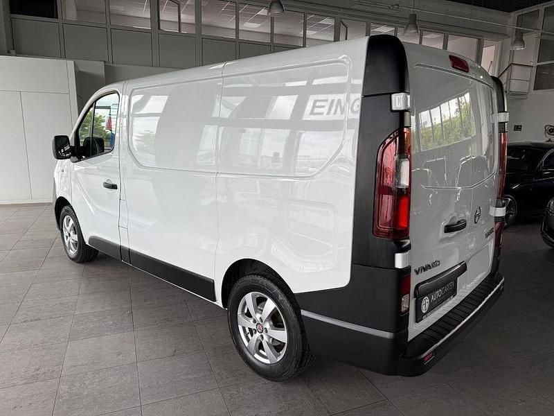 Gebraucht Opel Vivaro 145 PS (106 kW) 2018 Casabl/arctic/eisweiss/kaolin Van / Kleinbus
