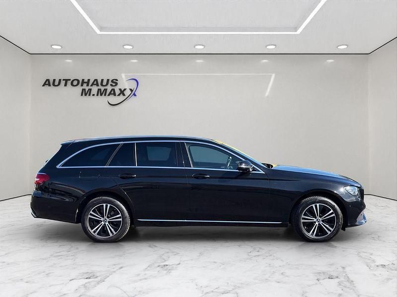 Gebraucht Mercedes E220 Avantgarde 194 PS (142 kW) 2019 Schwarz Limousine