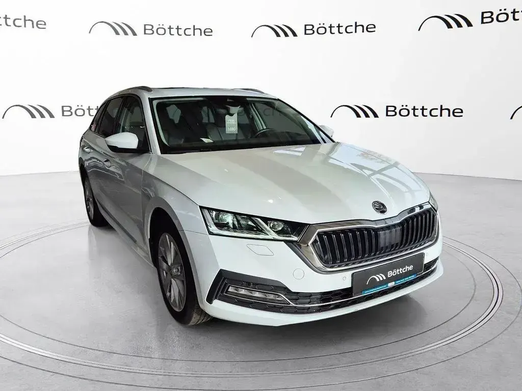 Gebraucht Skoda Octavia Style 116 PS (85 kW) 2023 Moonweiss metallic Kombi