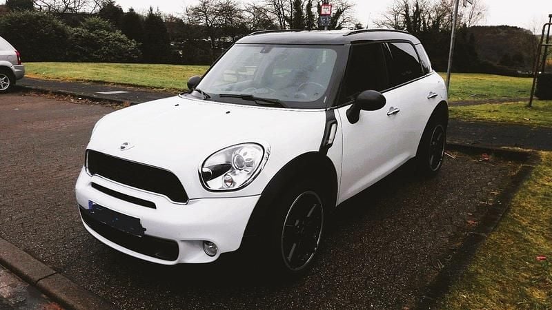 Weiß Gebraucht 2011 Mini Cooper S Countryman SUV | 6.950 € (Guter Preis) - Bild 1/4