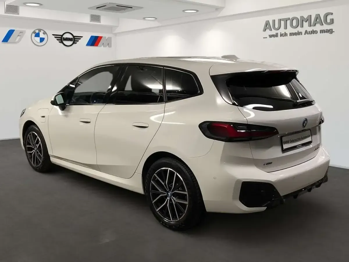 Gebraucht BMW 225 M Sport 245 PS (180 kW) 2023 Weiß Van / Kleinbus