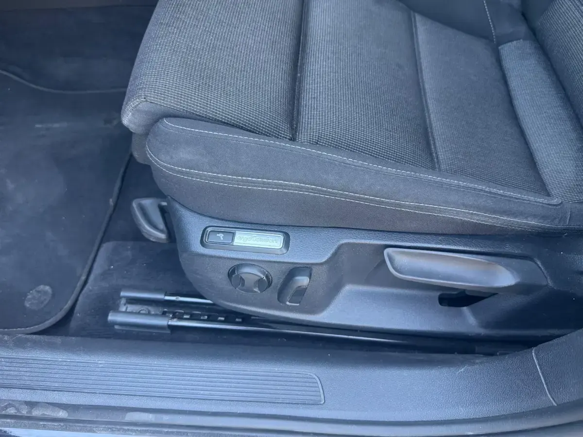 Gebraucht VW Passat 150 PS (110 kW) 2015 Schwarz Limousine