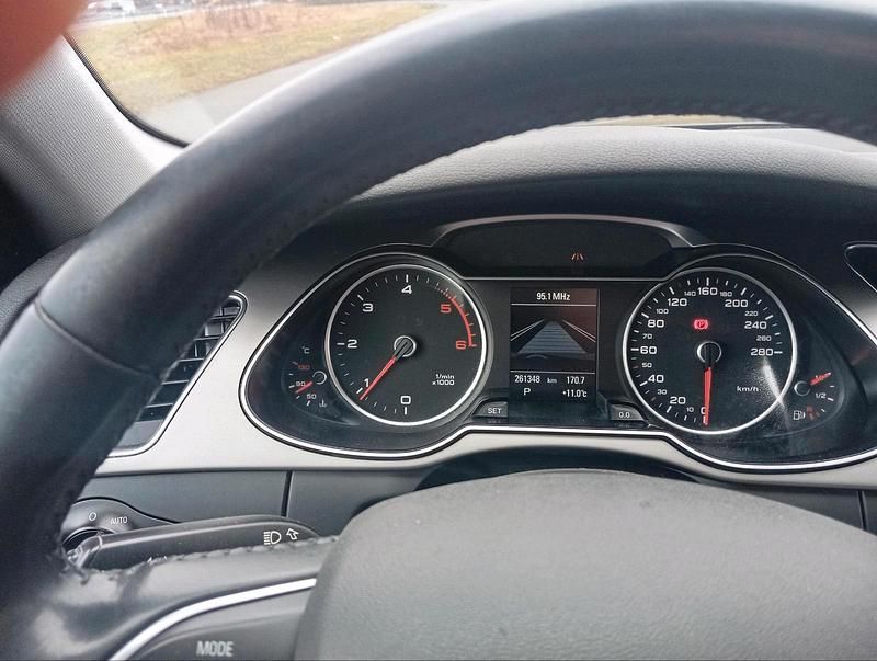 Gebraucht Audi A4 177 PS (130 kW) 2015 Blau Limousine