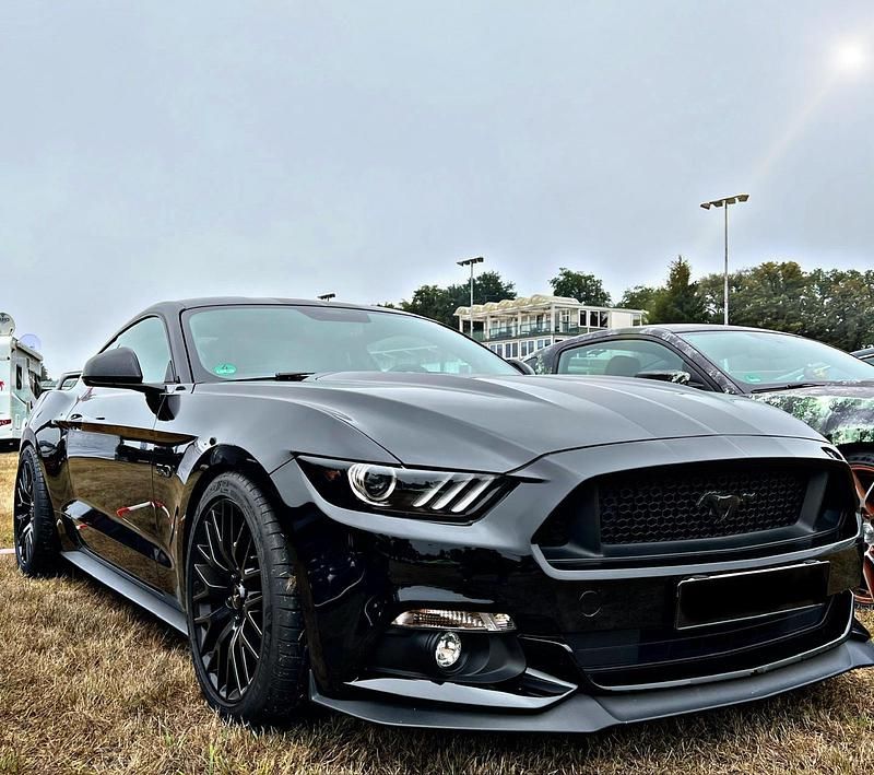 Schwarz Gebraucht 2017 Ford Mustang GT ST Coupé | 39.000 € (Etwas zu teuer) - Bild 1/4