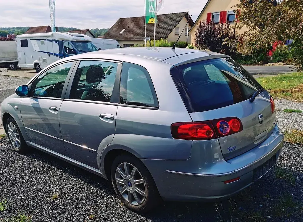 Gebraucht Fiat Croma Dynamic 120 PS (88 kW) 2009 Silber Limousine